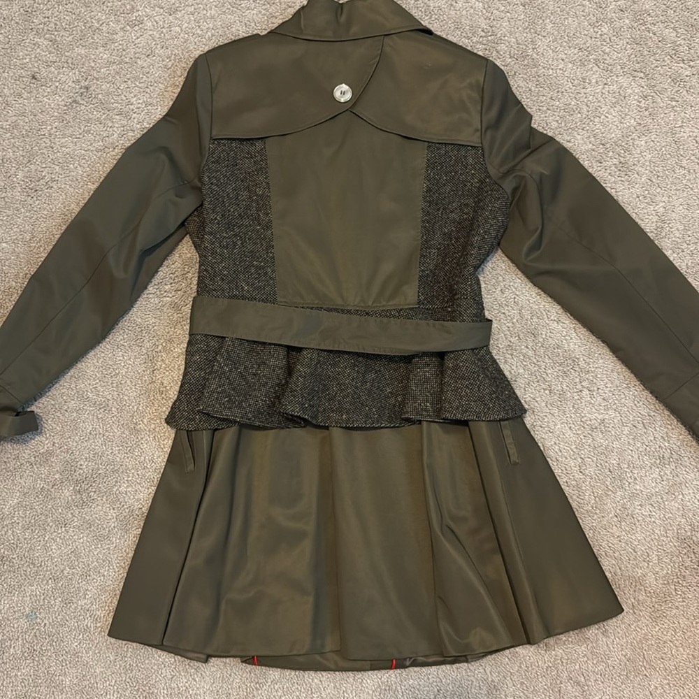Steve Madden Green Trench Coat with Belted Waist - Picture 3 of 3